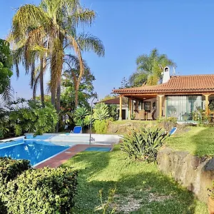 https://nanou-house.tenerifehoteles.net